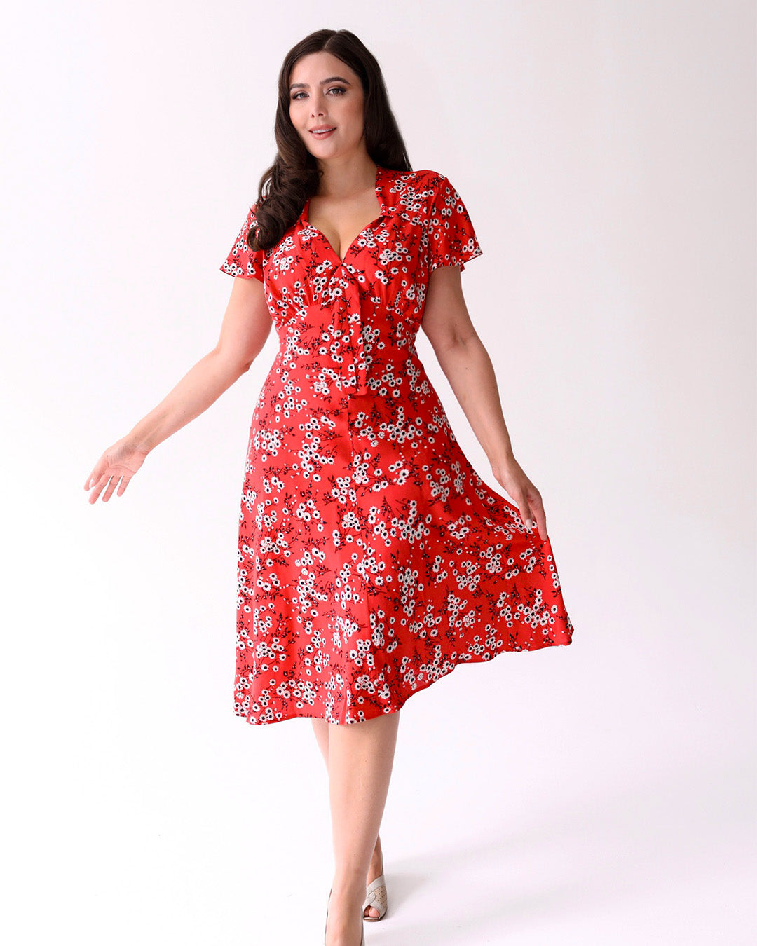 Pretty 40s Tea Dress in Red Black Floral