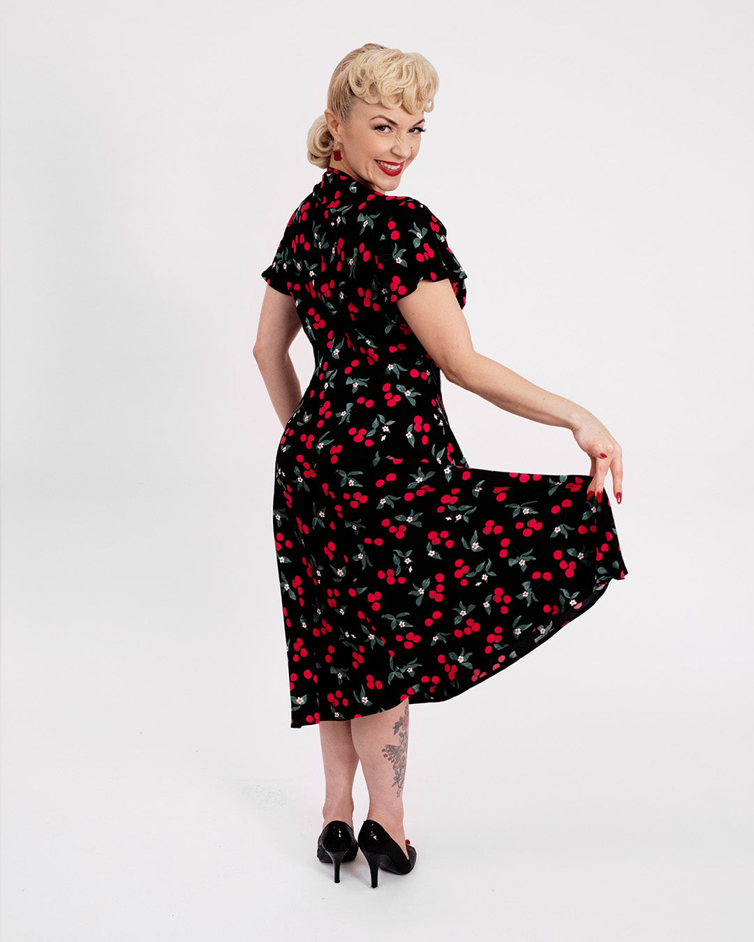 Pretty 40s Tea Dress in Cherry Print